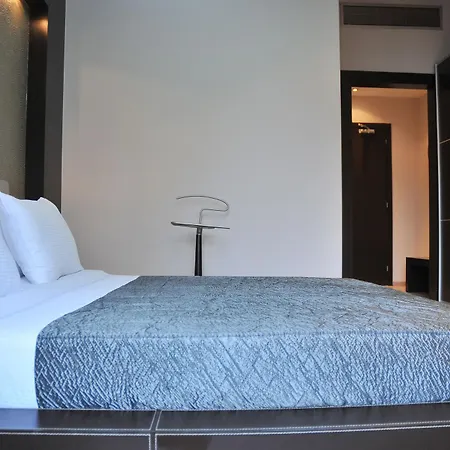 Monarc Hotel