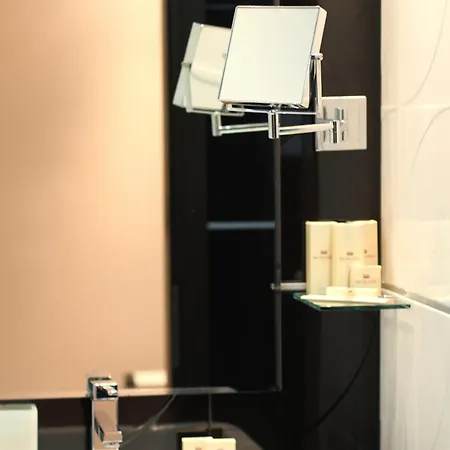 Monarc 4* Tirana