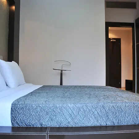 Ξενοδοχείο Monarc 4*