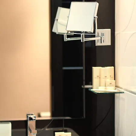 Monarc Ξενοδοχείο Τίρανα