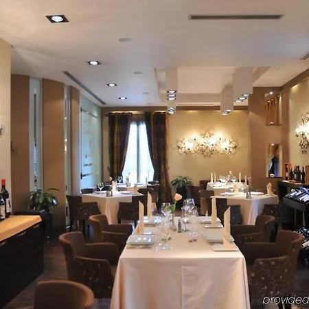 Monarc Hotel 4*
