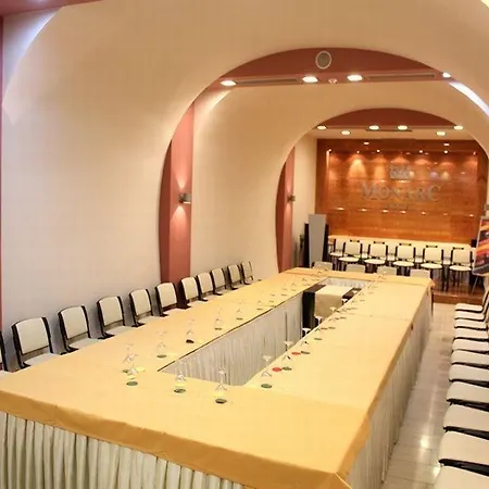 Monarc 4* Tirana