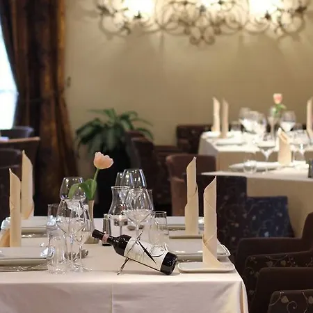 Monarc Hotel