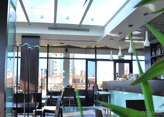 莫纳克酒店 酒店 地拉那