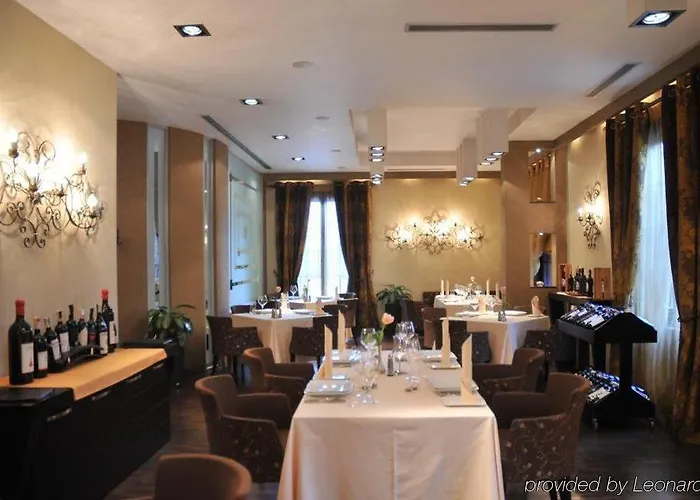 莫纳克酒店 酒店 4*