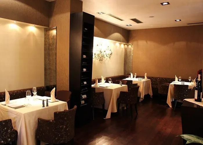 莫纳克酒店 酒店 地拉那