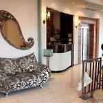 Monarc Szálloda Tirana