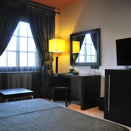 Отель Monarc 4*