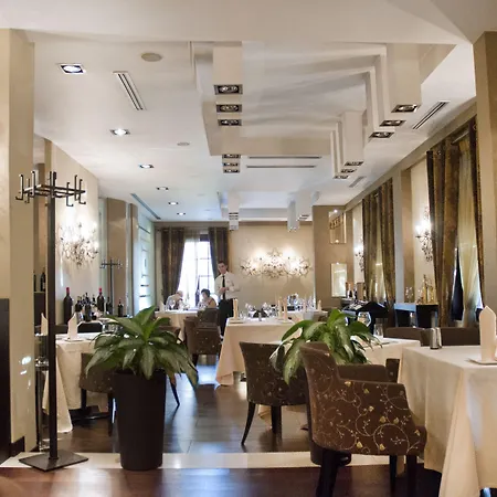 Monarc 4* Тирана