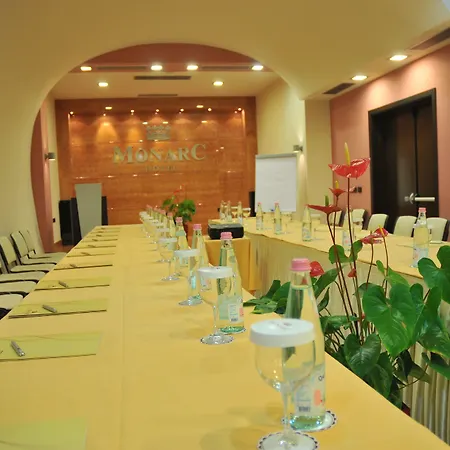 Отель Monarc 4*