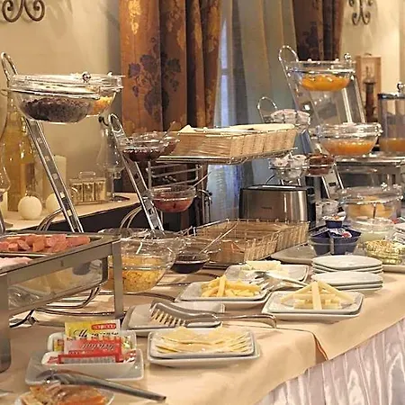 مونارك فندق